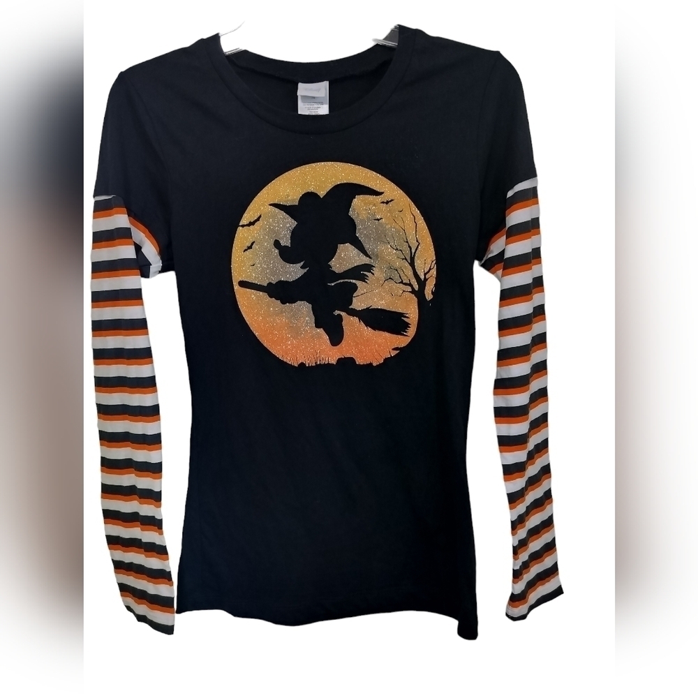 (1242) Disney Mickey Halloween Long Sleeve Tee Size Medium Juniors